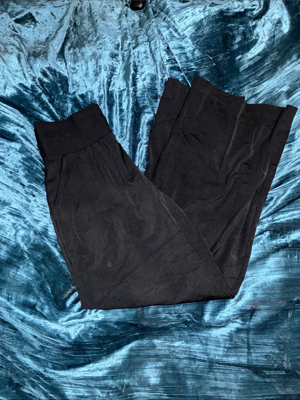 Lou & Grey Black Wide-Waist Knit Joggers